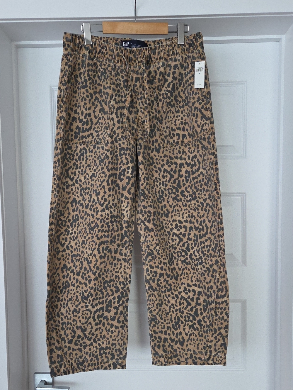 NWT GAP Mid Rise Soft Pull-On Barrel Jeans in Leopard, Size M